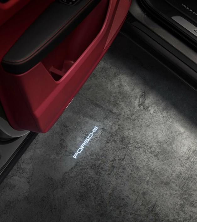 LED-Projector with ‘PORSCHE’ Logo